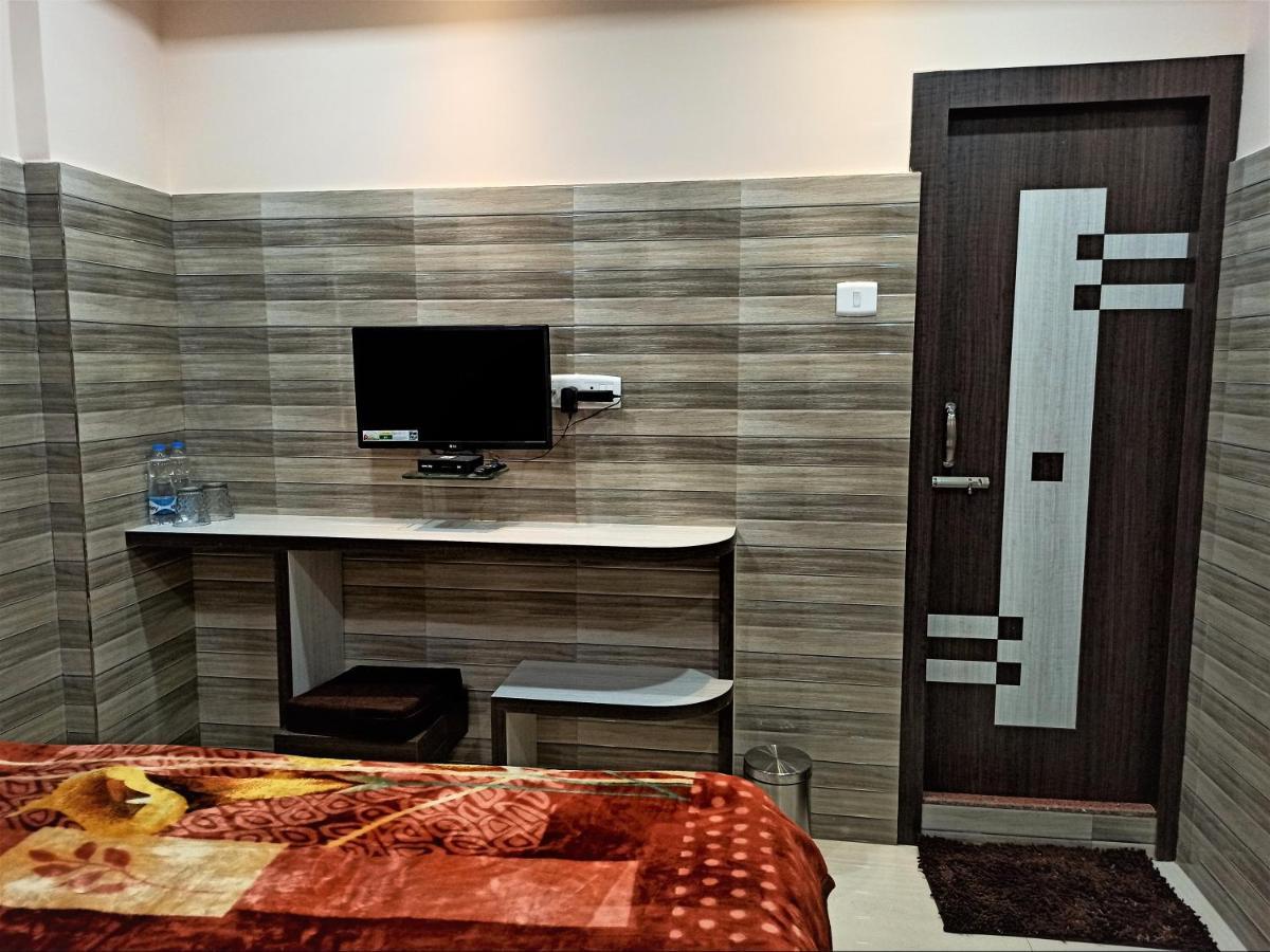 Hotel Prince B Gauháti Kültér fotó